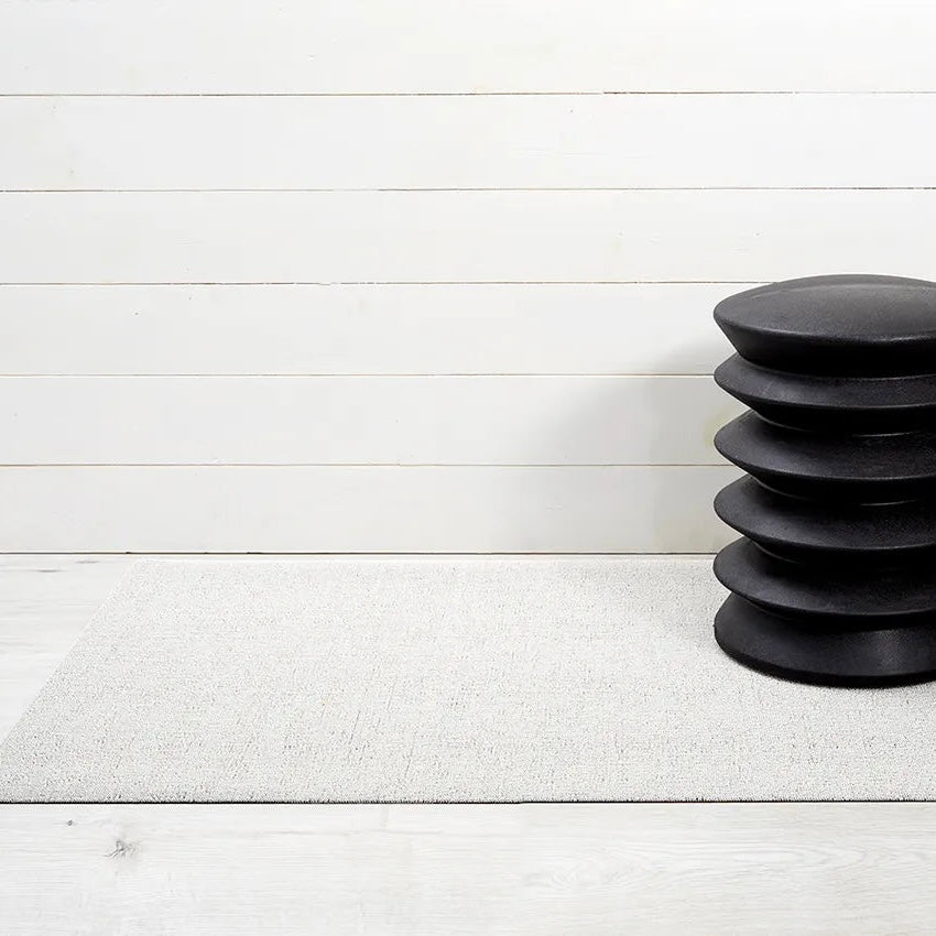 Chilewich Indoor/Outdoor Solid Shag Floor Mat - Snow – Jacaranda