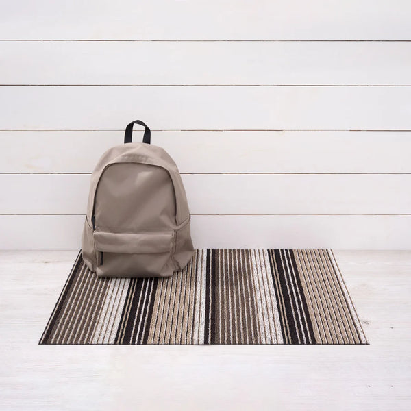 Chilewich Indoor/Outdoor Pleat Stripe Shag Floor Mat - Oyster
