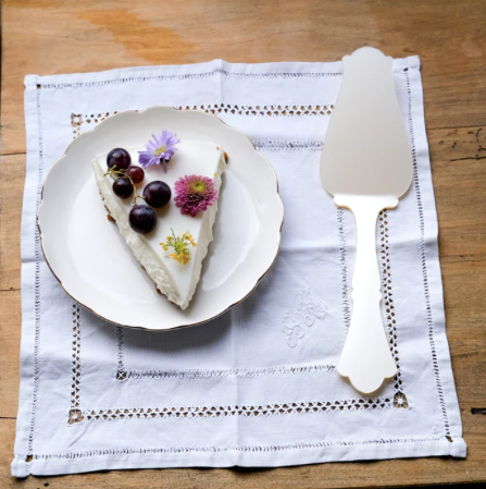 Sabre Paris Tart Server - White