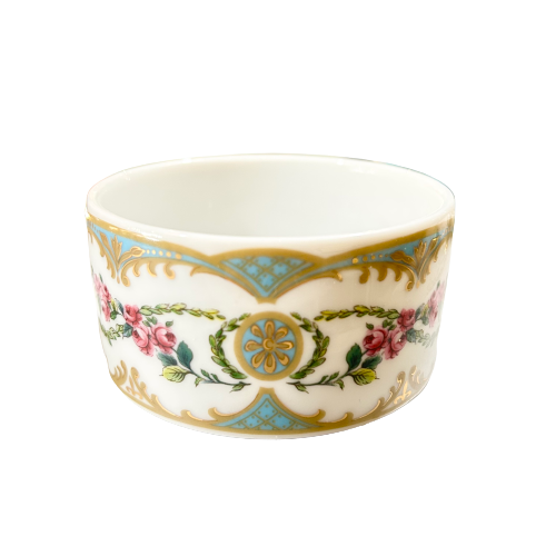 Round Porcelain Rose Dish
